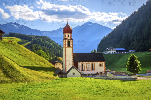 Chaplaincy church, Niederthai in the Horlachtal, side valley of the Ötztal, Stubai Alps, Tyrol, Austria