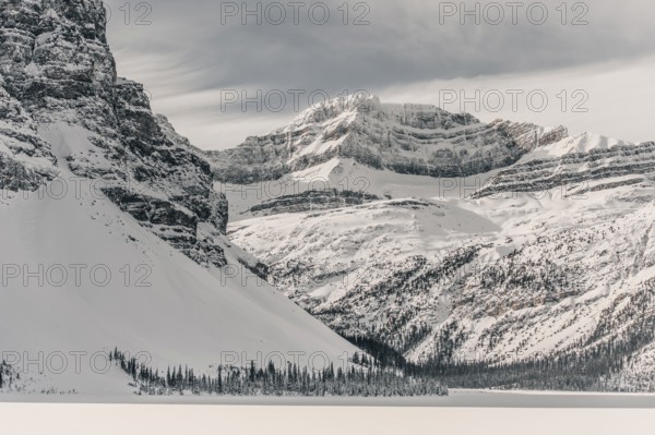 Winter road trip on the Icefields Parkway with lots of snow and ice, Banff National Park, Jasper National Park, Alberta, Canada