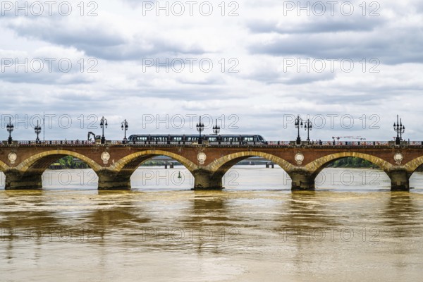 Bridge Pont de Pierre, Bordeaux, Gironde, Nouvelle-Aquitaine, France