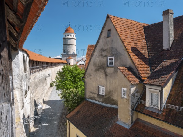 Medieval town wall with battlements, Löpsinger Tor, rebuilt around 1590, Löpsinger Mauer, Nördlingen, Bavaria, Germany