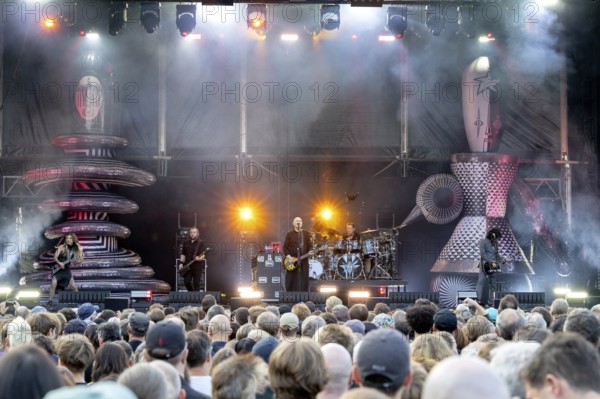 The Smashing Pumpkins, rock band, USA, The Aghori Tour 2025, open air at the Citadel Music Festival, 06.08.2025, Zitadelle Spandau, Berlin, Germany < english> THE SMASHING PUMPKINS, rock band, alternative, USA, The Aghori Tour 2025, open air at the Citadel Music Festival, August 6, 2025, Spandau Citadel, Berlin, Germany