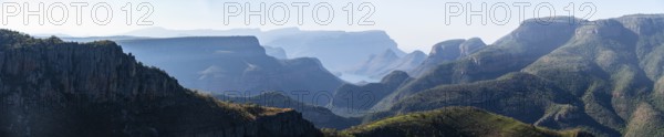 View of the Blyde River gorge, Lowveld Viewpoint, in the evening light, canyon landscape, Blyde River Canyon, Panorama Route, Mpumalanga, South Africa