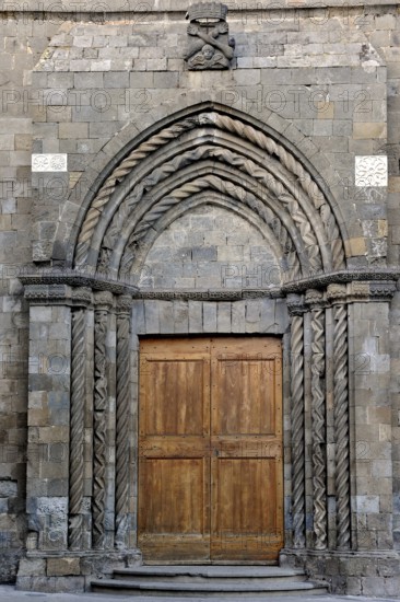 Portal of the church Chiesa di San Francesco, late Gothic, 13th century, Piazza Matteotti, historic centre, Bolsena, Province of Viterbo, Lazio, Italy