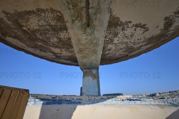 Dilapidated roof construction with concrete pillars and view of blue sky, Lost Place, Lago anti-aircraft battery, bunker, Apitiki Mountain, Leros, Dodecanese, Greek Islands, Greece