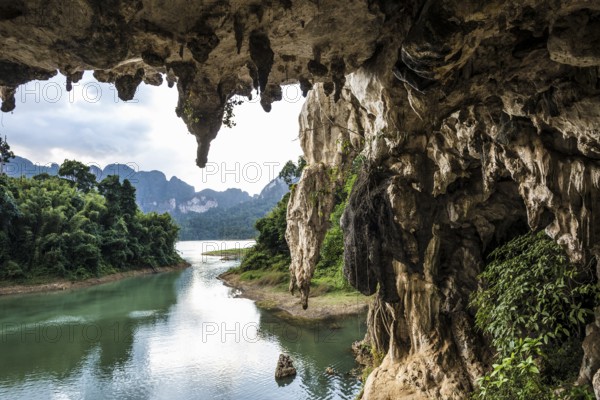 Pra Kai Petch Cave, stalactite cave, Cheow Lan Lake, Khao Sok National Park, Phang Nga, Surat Thani, Thailand