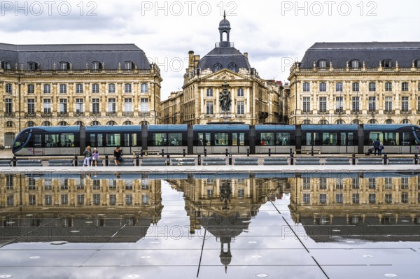 Miroir d'eau and Place de la Bourse, Bordeaux, Gironde, Nouvelle-Aquitaine, France