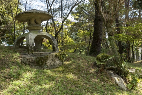 Toro stone lantern in Shukkei-en, historical Japanese strolling garden, Japanese garden, green area, tourist attraction, sight, Naka-ku, Hiroshima, Japan