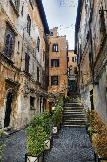 Narrow deserted alley in the centre of Rome, Rome, Lazio, Italy