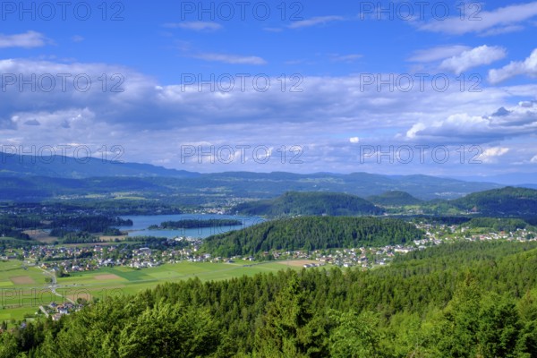 Lake Faak from the castle ruins of Finkenstein, Burgarena Finkenstein, Altfinkenstein, Finkenstein, Carinthia, Austria