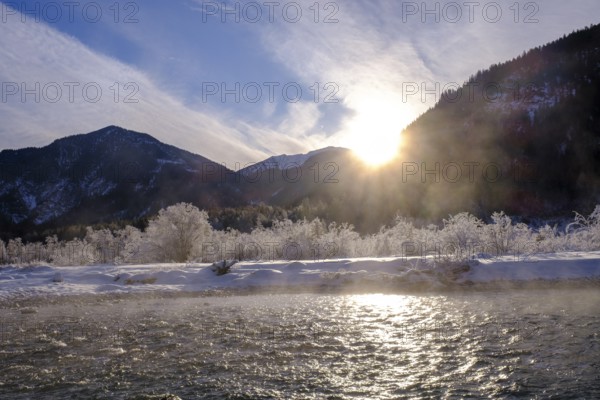 Sunrise in the forest on the young Isar in winter between Wallgau and Vorderriss, Tölzer Land, Upper Bavaria, Bavaria, Germany