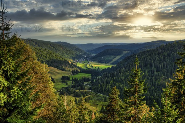 Evening atmosphere in the Menzenschwander valley, view of the Hinterdorf, Menzenschwand, Black Forest, Baden-Württemberg, Germany