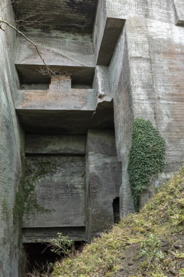 Tourist attraction, place of interest, historic Boshu quarry and rocky mountain landscape on the Shariki-michi Trail to Mount Nokogiri, Mount Nokogiri, Hamakanaya, Futtsu, Chiba Prefecture, Japan