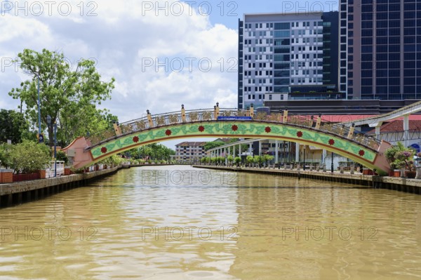 Jambatan Morten old bridge on the Malacca or Melaka river, Malacca, Malaysia