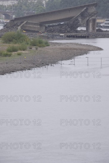 Condition of the Carola Bridge in Dresden on 12 July 2025, Saxony, Germany