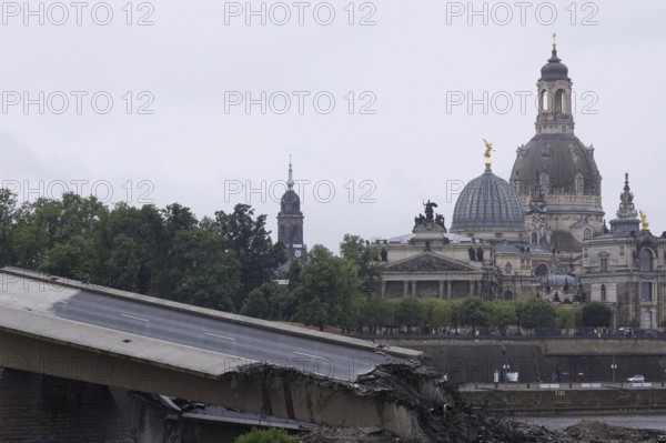 Condition of the Carola Bridge in Dresden on 12 July 2025, Saxony, Germany