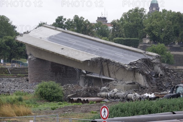 Condition of the Carola Bridge in Dresden on 12 July 2025, Saxony, Germany
