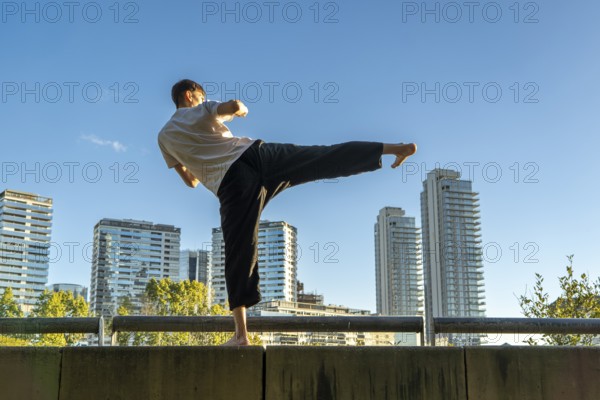 Building strength with a solo martial arts session