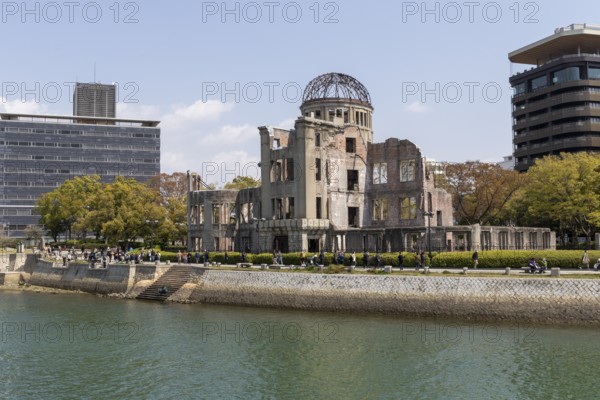 Atomic Bomb Dome, ruins of the former Chamber of Commerce and Industry building, landmark, UNESCO World Heritage Site, peace memorial and memorial to the victims of the atomic bombing of Hiroshima in the Peace Park on the Otagawa River, Naka Ward, Hiroshima, Japan