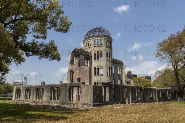 Atomic Bomb Dome, ruins of the former Chamber of Commerce and Industry building, landmark, UNESCO World Heritage Site, peace memorial and memorial to the victims of the atomic bombing of Hiroshima in the Peace Park, Naka Ward, Hiroshima, Japan
