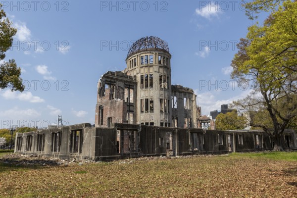 Atomic Bomb Dome, ruins of the former Chamber of Commerce and Industry building, landmark, UNESCO World Heritage Site, peace memorial and memorial to the victims of the atomic bombing of Hiroshima in the Peace Park, Naka Ward, Hiroshima, Japan