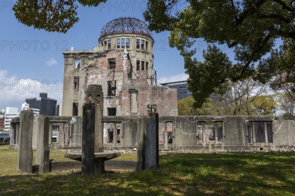 Atomic Bomb Dome, ruins of the former Chamber of Commerce and Industry building, landmark, UNESCO World Heritage Site, peace memorial and memorial to the victims of the atomic bombing of Hiroshima in the Peace Park, Naka Ward, Hiroshima, Japan