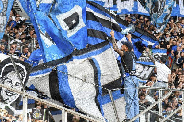 Borussia Park Mönchengladbach, 24.8.2025 Football: Bundesliga Season 2025/26 1st Matchday, Borussia Mönchengladbach (BMG, white) vs Hamburger Sportverein (HSV, blue) - HSV Ultras DFL REGULATIONS PROHIBIT ANY USE OF PHOTOGRAPHS AS IMAGE SEQUENCES AND/OR QUASI-VIDEO