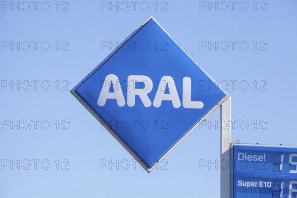 Aral logo and price board at an Aral petrol station, Germany