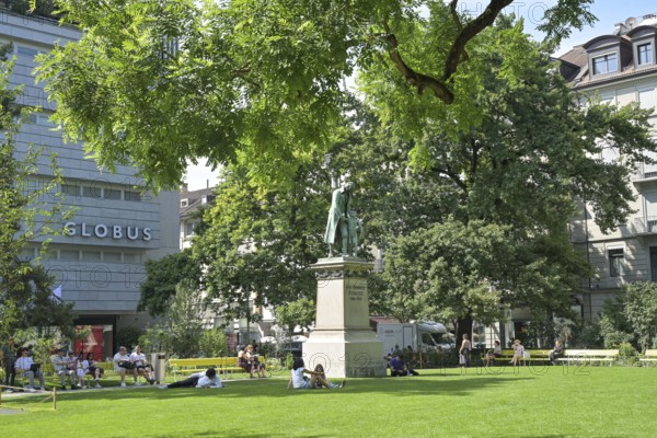 Pestalozzi Monument, Pestalozzi-Anlage, Bahnhofstrasse, Zurich, Switzerland