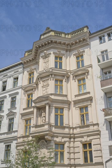 Old building, residential building, Saarbrücker Straße, Prenzlauer Berg, Pankow, Berlin, Germany