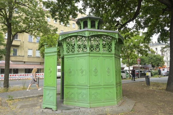 Toilet, urinal, Cafe Achteck, Karl-Marx-Straße, Neukölln, Berlin, Germany