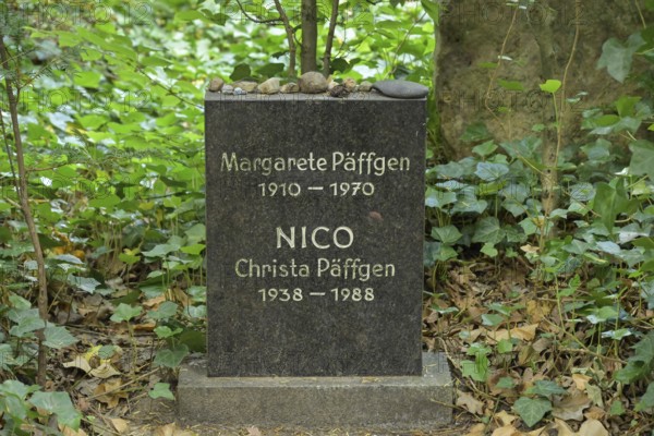 Gravestone, grave of singer Nico, Christa Päffgen, Grunewald Forst cemetery, Jagen 135, Schildhornstraße, Grunewald, Berlin, Germany
