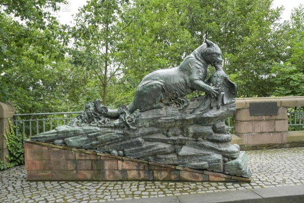 Otter, bronze, monument, bridge figure Alte Baumgartenbrücke Geltow, Brandenburg, Germany