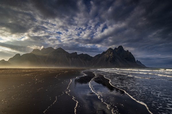 Mountains, mountain range, beach, sea, waves, surf, reflection, clouds, evening light, coast, summer, Vestrahorn, Stokksnes, Höfn, Iceland