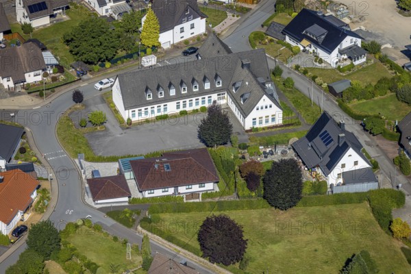 Aerial photo, former community primary school Würdinghausen, Am Königsberg, Würdinghausen, Kirchhundem, Sauerland, North Rhine-Westphalia, Germany, education, educational institution, DE, Europe, primary school, teaching institute, aerial photograph, aerial photography, aerial photography, school, overview, bird's-eye view, birds-eyes view, overview