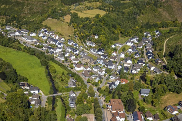 Aerial view, St. Johannes Baptist Church and residential area, Lennestadt, Sauerland, North Rhine-Westphalia, Germany, DE, Europe, property tax, real estate, Kirchhundem, aerial view, aerial photography, aerial photography, overview, bird's-eye view, residential area, living and living, residential area, residential quality, residential neighbourhood, housing estate, residential district, birds-eyes view, overview