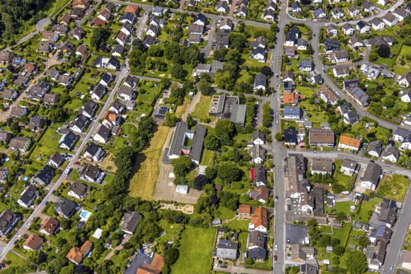 Aerial view, Heinrich-Knoche-Schule primary school, residential area, Herdringen, Arnsberg, Sauerland, North Rhine-Westphalia, Germany, DE, Europe, aerial view, aerial photography, aerial photography, Ruhr area, overview, bird's-eye view, overview