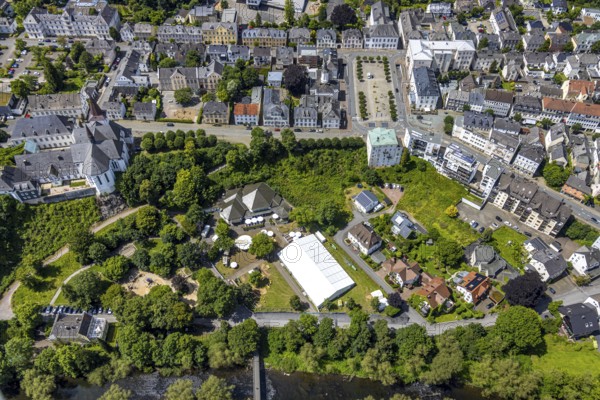 Aerial view, park with river Ruhr and promenade, Neumarkt and Church of the Resurrection, festival hall of the Arnsberger Bürgerschützengesellschaft and large marquee, St. Laurentius Catholic Church, Arnsberg, Sauerland, North Rhine-Westphalia, Germany, park, river, Ruhr, promenade, Neumarkt, Church of the Resurrection, festival hall, Arnsberger Bürgerschützengesellschaft, marquee, Catholic Church of St. Laurentius, building, church, architecture, town, green area, event, celebration, marketplace, historical, religion, landscape, riverside, tourist, cultural, community, view, urban, summer, city, day, event, celebration Laurentius, building, church, architecture, city, green space, event, celebration, marketplace, historical, religion, landscape, riverside, touristic, cultural, community, view, urban, structure, summer, day, sky, forest