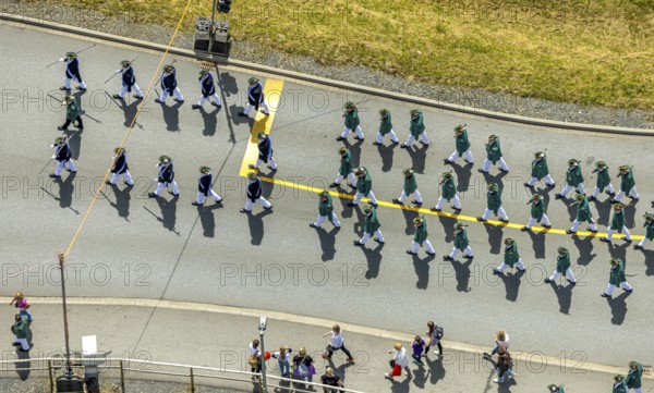 Aerial photo, shooting club street parade, St. Sebastianus Schützenbruderschaft 1766 e.V. Öventrop, Glösingen, Arnsberg, Sauerland, North Rhine-Westphalia, Germany, DE, Europe, aerial photo, aerial photography, aerial photography, Ruhr area, overview, bird's-eye view, birds-eyes view, overview