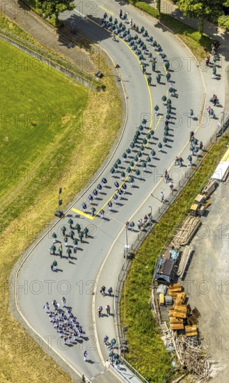 Aerial photo, shooting club street parade, St. Sebastianus Schützenbruderschaft 1766 e.V. Öventrop, Glösingen, Arnsberg, Sauerland, North Rhine-Westphalia, Germany, DE, Europe, aerial photo, aerial photography, aerial photography, Ruhr area, overview, bird's-eye view, birds-eyes view, overview