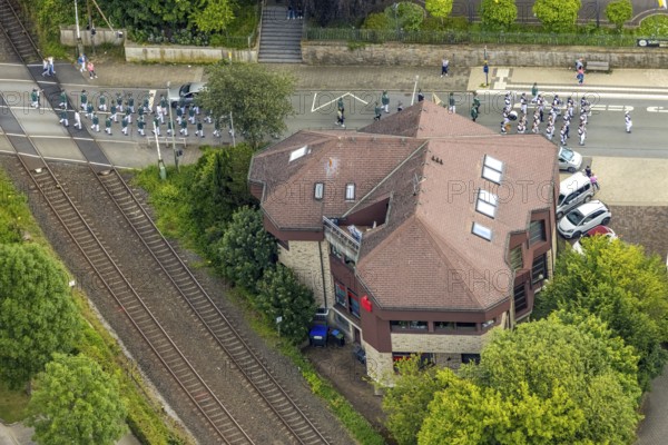 Aerial photo, shooting club street parade, St. Sebastianus Schützenbruderschaft 1766 e.V. Öventrop, Glösingen, Arnsberg, Sauerland, North Rhine-Westphalia, Germany, DE, Europe, aerial photo, aerial photography, aerial photography, Ruhr area, overview, bird's-eye view, birds-eyes view, overview