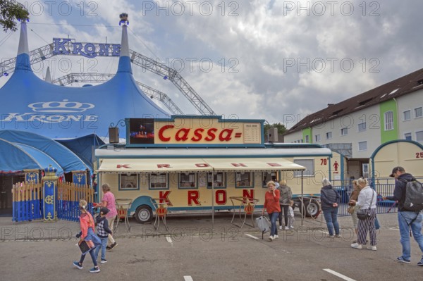 Circus tent, circus tent and Cassa wagon with people in queue, Circus-Krone, Kempten, Allgäu, Bavaria, Germany