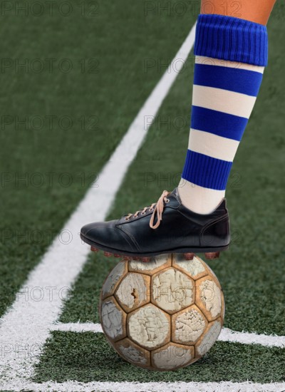 Football outfit of the 50s, corner ball