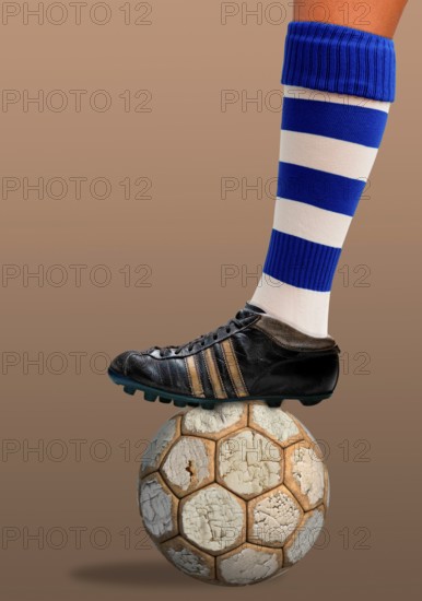 Football outfit of the 50s, corner kick