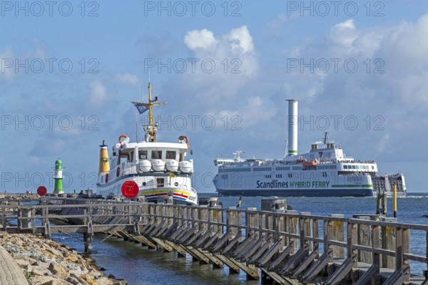 Excursion boat, Scandlines Hybrid Ferry, pier lights, Unterwarnow, Hanse Sail, Warnemünde, Rostock, Mecklenburg-Western Pomerania, Germany