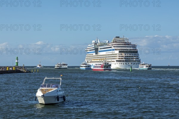 Cruise ship Aida mar leaving, escort boats, pier lights, Unterwarnow, Warnemünde, Rostock, Mecklenburg-Western Pomerania, Germany