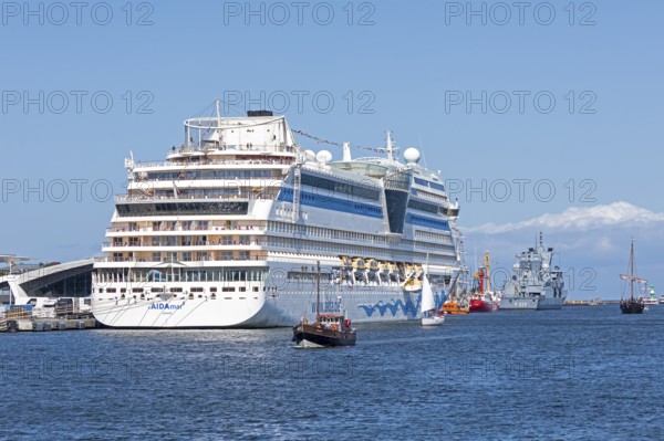 Cruise ship Aida mar in the harbour, boats, Hanse Sail, Unterwarnow, Warnemünde, Rostock, Mecklenburg-Vorpommern, Germany