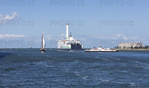 Scandlines Hybrid Ferry, sailing boats, pier lights, Warnow ferry, Hanse Sail, Unterwarnow, Hanse Sail, Warnemünde, Rostock, Mecklenburg-Western Pomerania, Germany