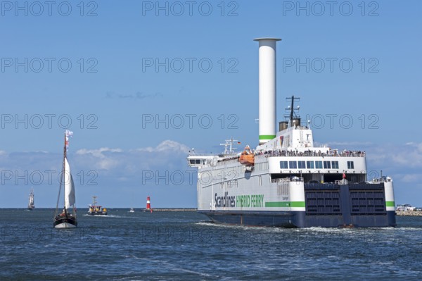 Scandlines Hybrid Ferry, sailing boats, pier lights, Hanse Sail, Unterwarnow, Hanse Sail, Warnemünde, Rostock, Mecklenburg-Western Pomerania, Germany