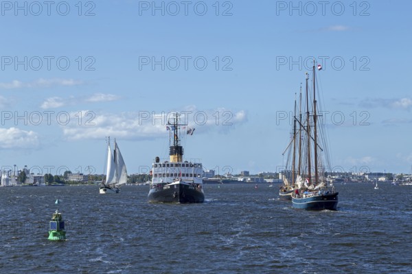 Steam icebreaker Stettin, sailing ships, Unterwarnow, Hanse-Sail, Rostock, Mecklenburg-Vorpommern, Germany