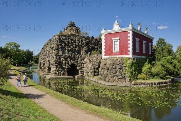 Stein Island with the artificial volcano Vesuvius and Villa Hamilton, Wörlitz Park, Wörlitz Gardens, Garden Kingdom of Dessau-Wörlitz, UNESCO World Heritage Site, Wörlitz, Dessau-Roßlau, Saxony-Anhalt, Germany